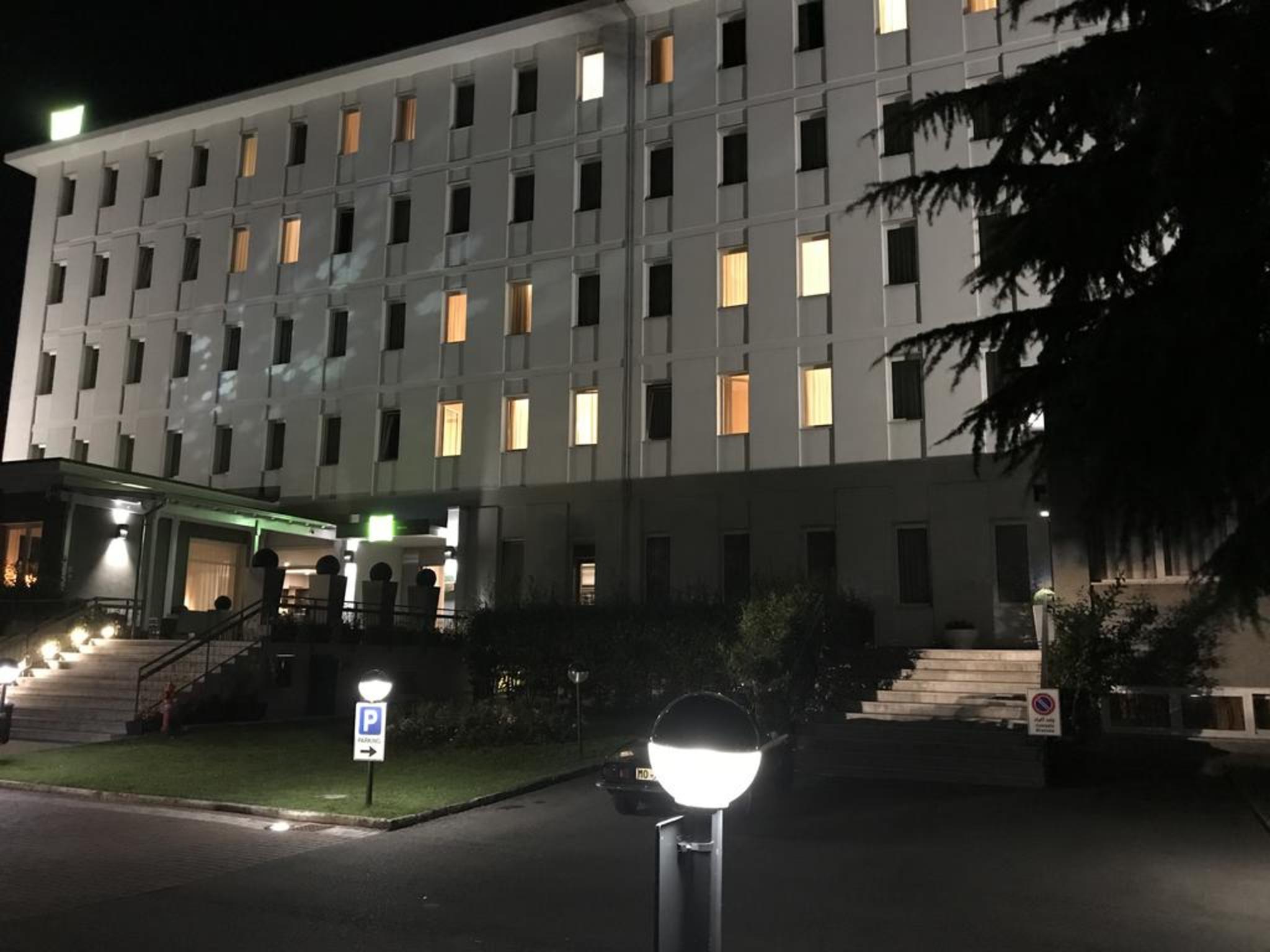 Bis Hotel Varese Eksteriør billede