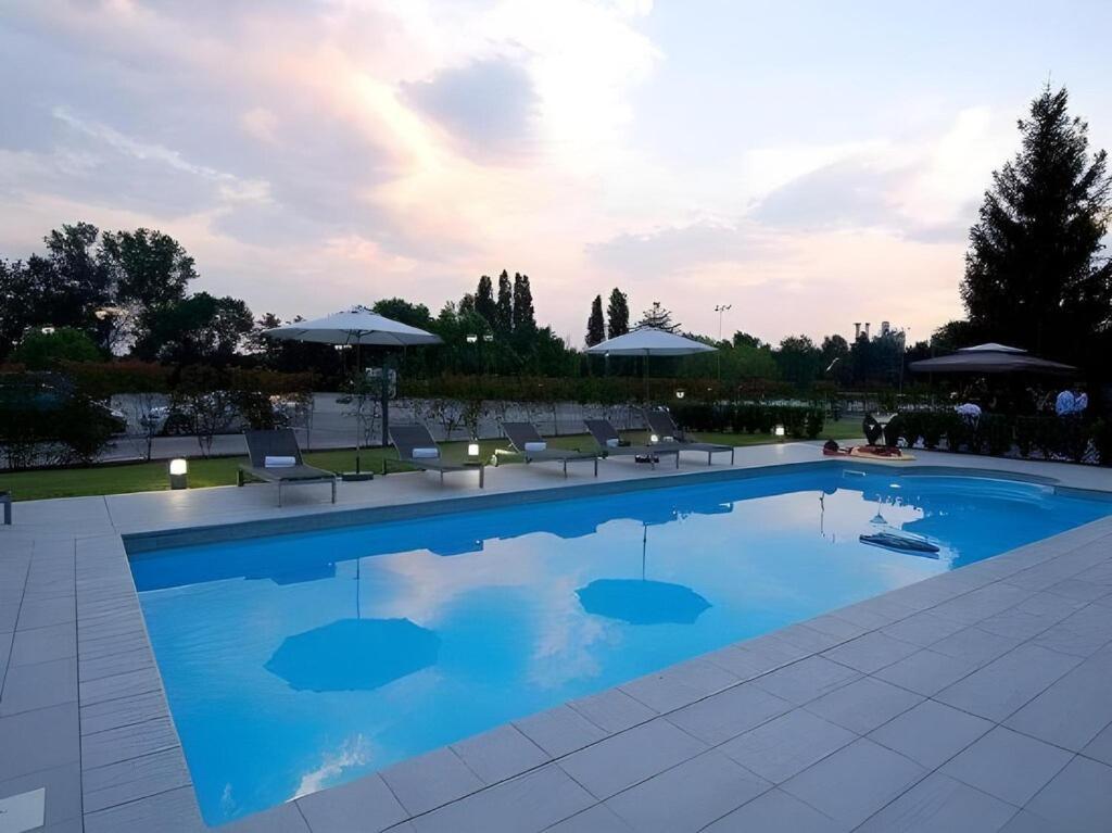 Bis Hotel Varese Eksteriør billede