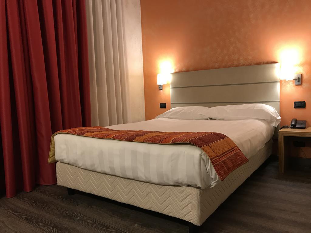 Bis Hotel Varese Eksteriør billede