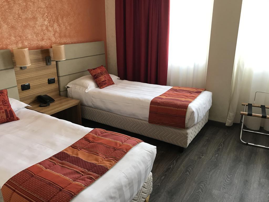Bis Hotel Varese Eksteriør billede