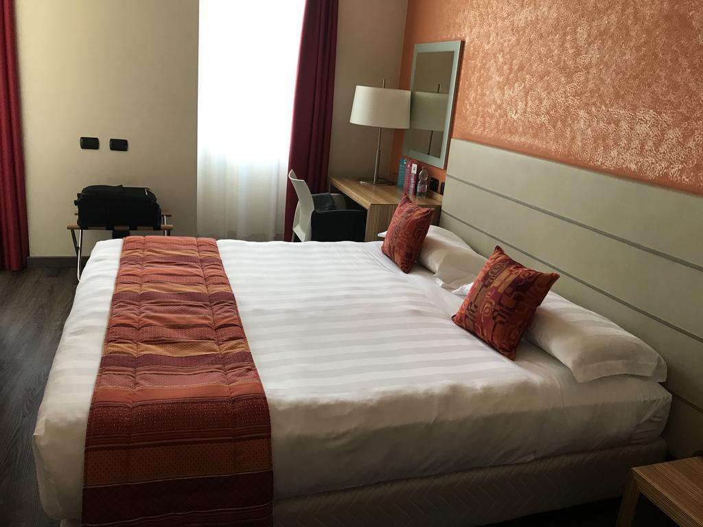 Bis Hotel Varese Eksteriør billede