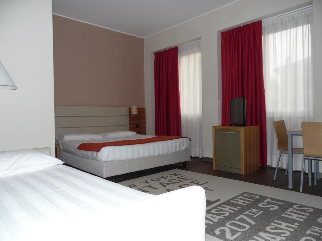 Bis Hotel Varese Eksteriør billede